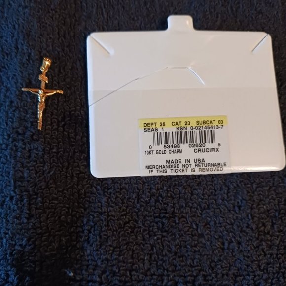 10 KT Yellow Gold Crucifix Charm - Picture 4 of 6